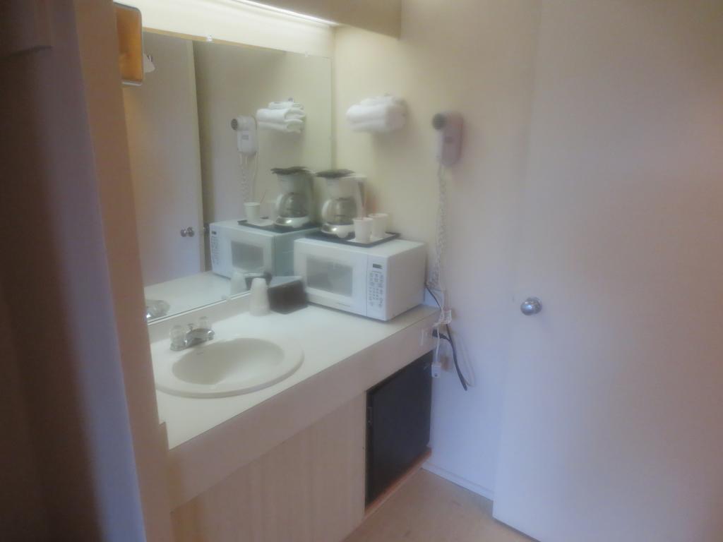 Downtowner Inn Grangeville Room photo